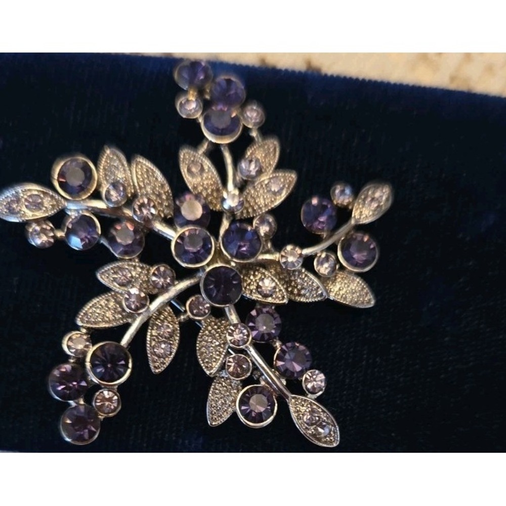 Vintage Mid Century Brooch Deep Purple  Silvertone ‎ Starburst Cluster Pin 2"